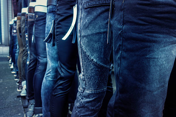 تصویر 5 از شلوار جین دمپا ریش  با ظاهر آزاد و الهام گرفته از سبک کلاسیک