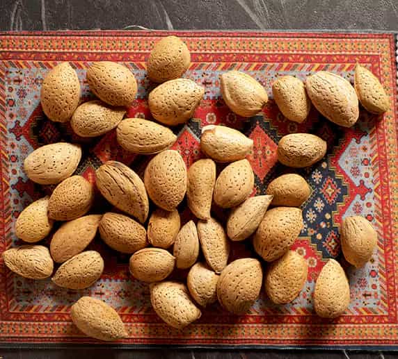 بادام درختی کوهستانی خام اعلا درجه یک