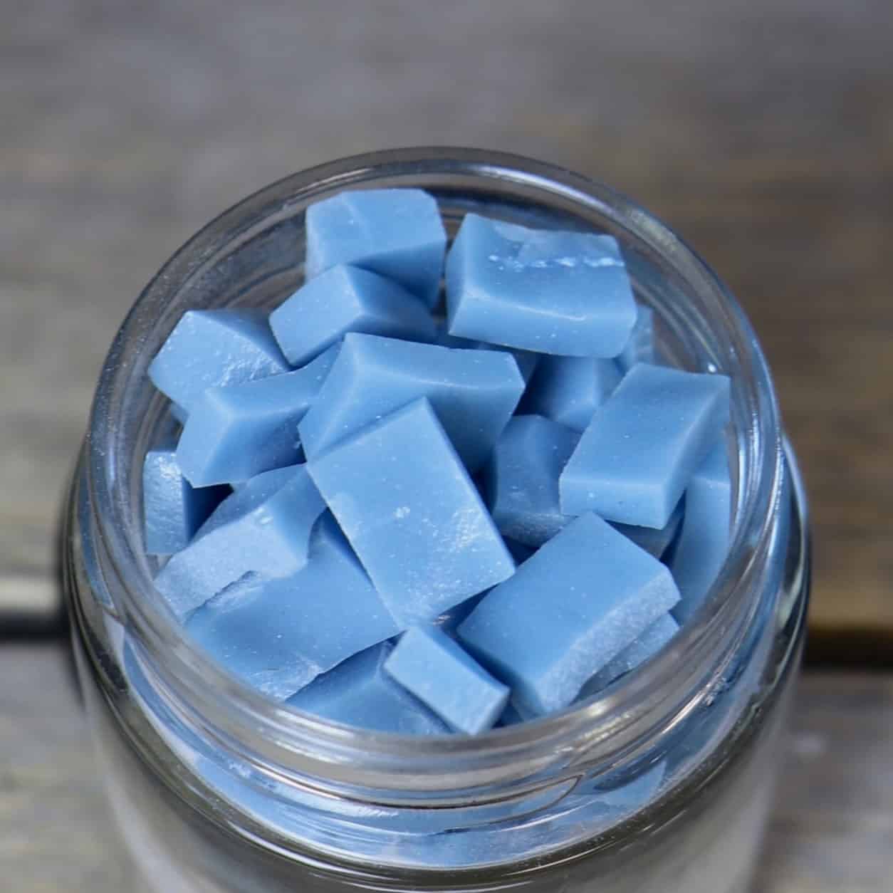 بستنی خشک با طعم بلوبری با بسته بندی بهداشتی