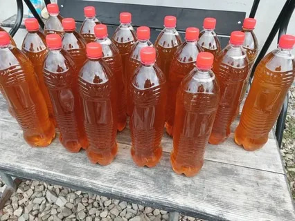 سرکه انگور طبیعی و سنتی تهیه‌ شده از انگور تازه با طعم اصیل