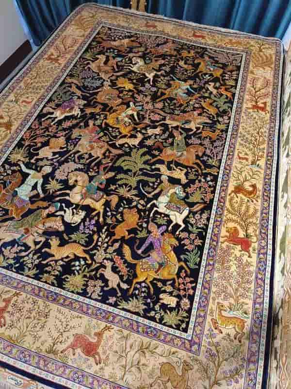 تصویر 2 از فرش ابریشم ماشینی شکارگاه جلوه طبیعی و هماهنگ