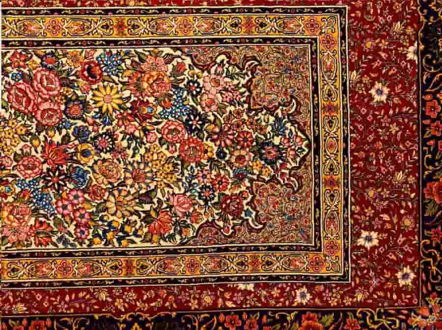 تصویر 2 از فرش ابریشمی ماشینی کرامتیان نرمی پایدار و یکدست