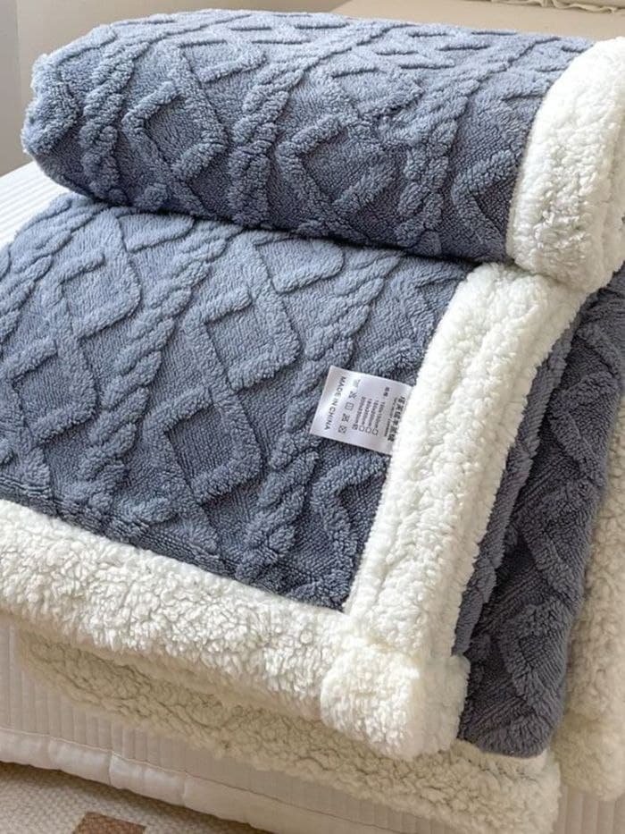 تصویر 4 از پتو ببعی گیس بافت سبک و گرم مناسب استفاده روزانه و سفر