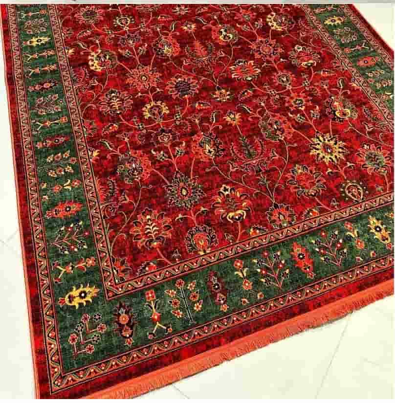 فرش ابریشمی ماشینی قرمز با طرح های کلاسیک ایرانی
