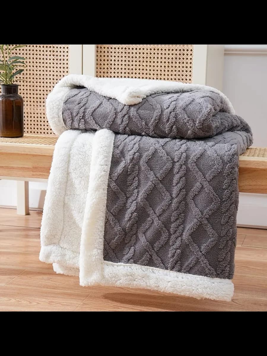پتو گوسفندی دونفره زمستانی بسیار گرم با بافت متراکم و ماندگار