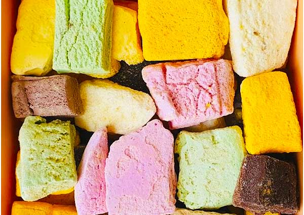 بستنی خشک فریز فروت کرمی مغذی شیرین