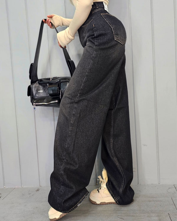 تصویر 4 از شلوار بگ جین ذغالی مناسب ترکیب با لباس های تیره