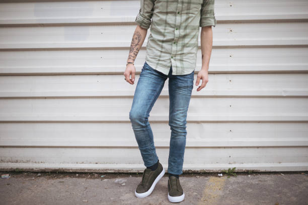 تصویر 2 از شلوار جین زارا مناسب ترکیب با پیراهن‌ و تی شرت های رنگی