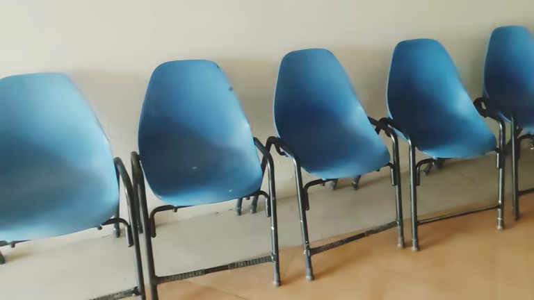 تصویر 5 از صندلی پلاستیکی اداری پلاستیک ضخیم و محکم با ضمانت کیفیت