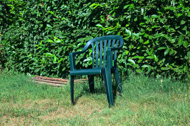 تصویر 1 از صندلی پلاستیکی باغی با وزن سبک و قابل حمل آسان