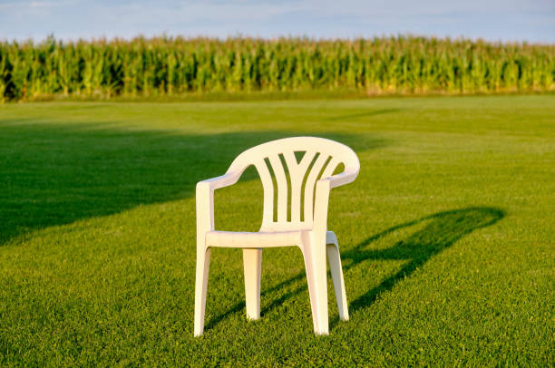 تصویر 3 از صندلی پلاستیکی باغی با وزن سبک و قابل حمل آسان