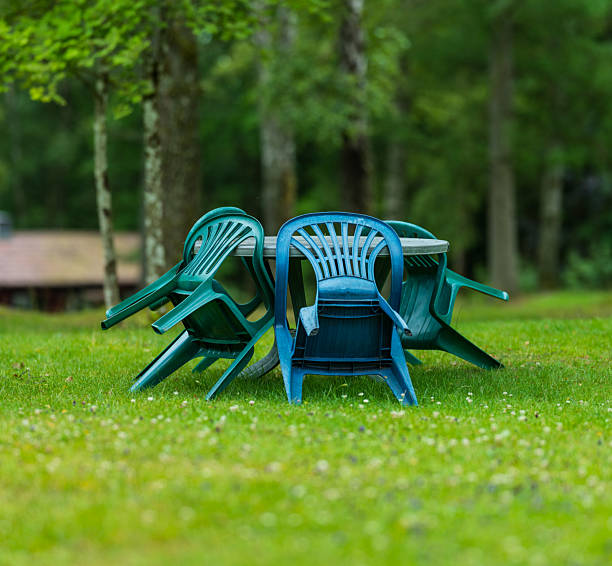 تصویر 4 از صندلی پلاستیکی باغی با وزن سبک و قابل حمل آسان