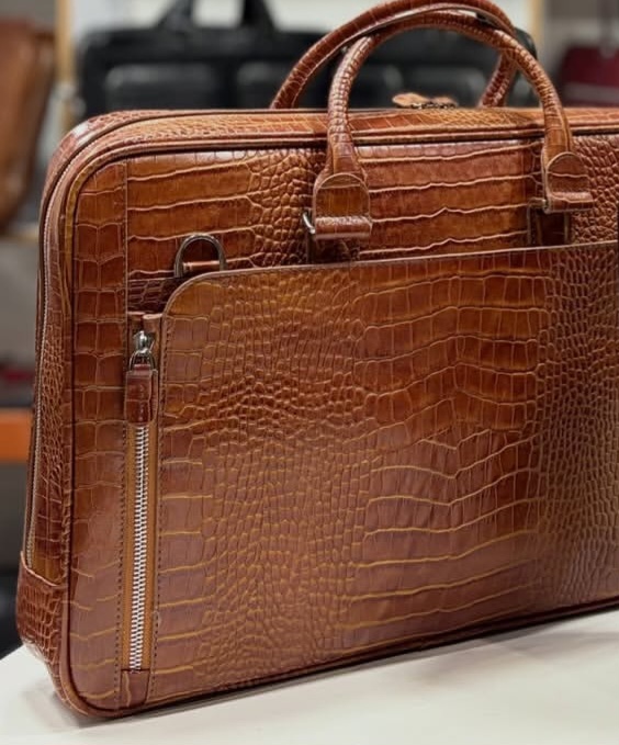 کیف اداری چرم گاوی با قیمت بی نظیر