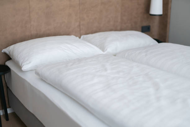 تصویر 2 از ست ملحفه و روبالشی هتلی سایز بزرگ با کش دور تا دور