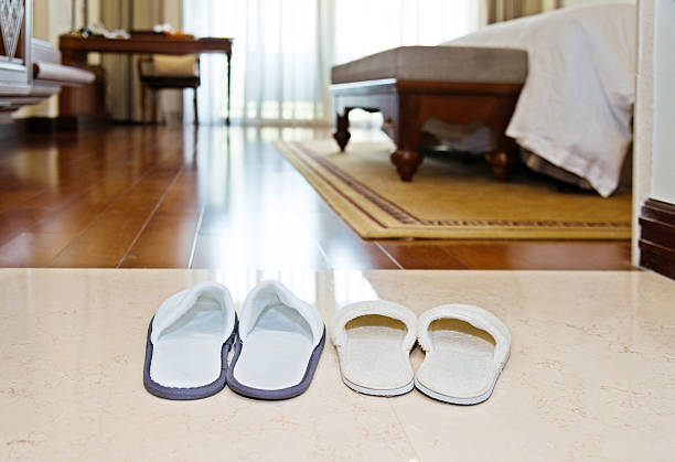 تصویر 5 از دمپایی حوله ای هتلی سبک مناسب استفاده در اتاق