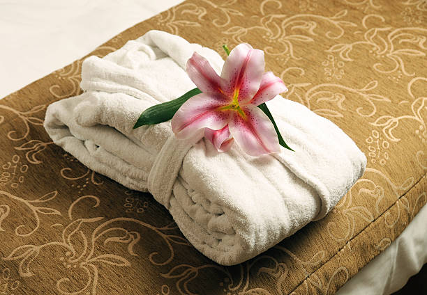 تصویر 2 از حوله استخری هتلی با قدرت جذب بالا مناسب استفاده پس از شنا