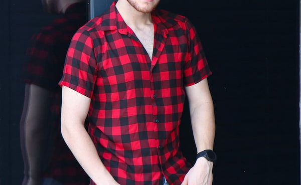 تصویر 3 از پیراهن مردانه چهارخانه درشت خنک مناسب هوای گرم