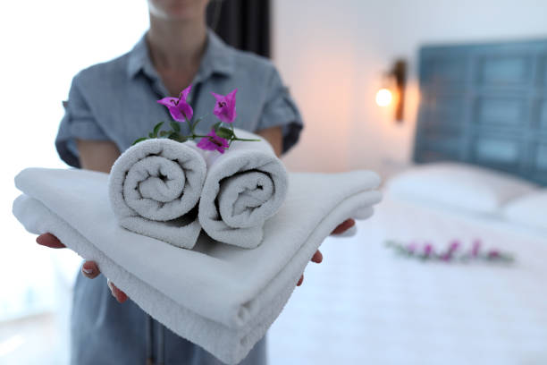 تصویر 1 از پک حوله هتلی شامل حوله بدنی و دستی با کیفیت مناسب