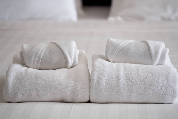 پک حوله هتلی شامل حوله بدنی و دستی با کیفیت مناسب