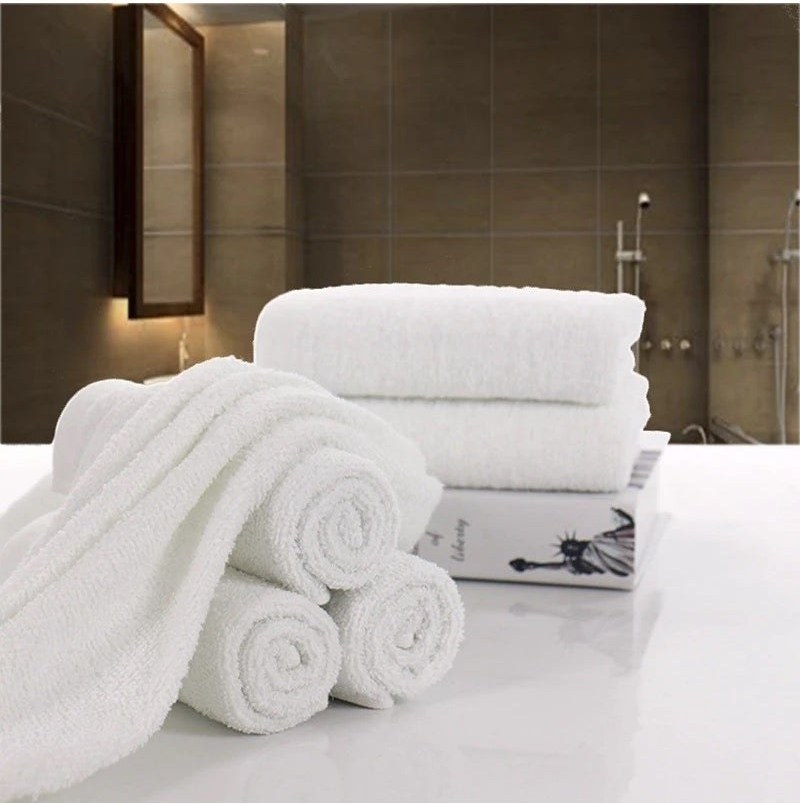 تصویر 2 از حوله هتلی تبریز با طراحی ساده و هماهنگ با تجهیزات هتلی