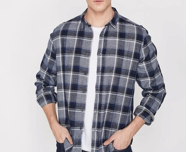 پیراهن مردانه چهار خونه مناسب تیپ اسپرت و مدرن