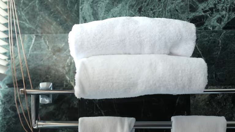 تصویر 1 از حوله حمام هتلی مناسب استفاده شخصی مهمانان در اقامتگاه ها