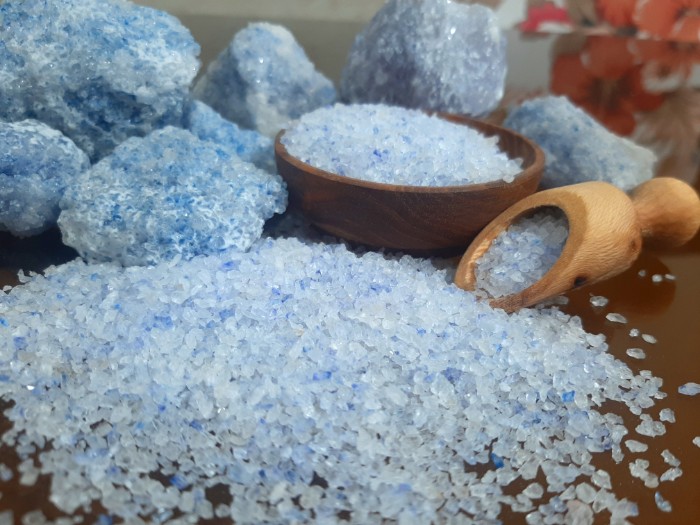 تصویر 3 از نمک آبی کمیاب ایرانی طعمی سلطنتی برای آشپزی لوکس