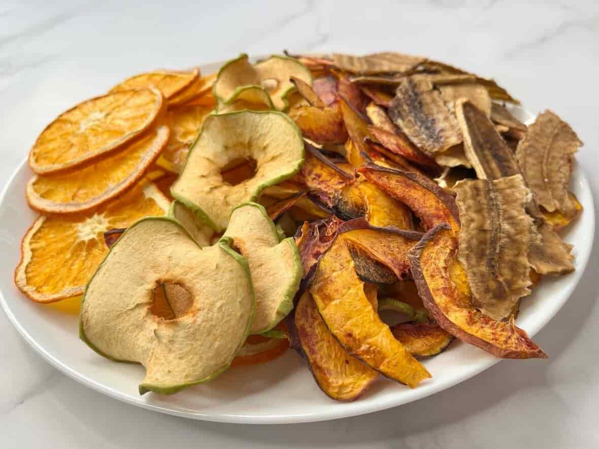 تصویر 2 از میوه خشک مخلوط طبیعی با ترکیب چند نوع میوه تازه