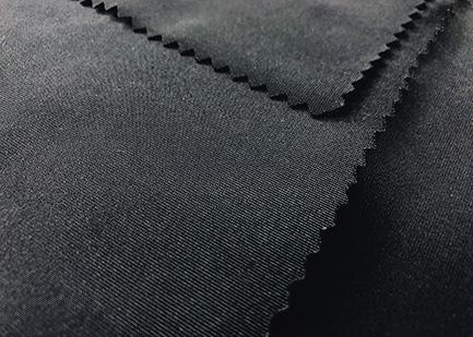 تصویر 3 از پارچه پلی استر مشکی با کیفیت عالی برای دوخت لباس‌های رسمی