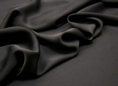 تصویر 4 از پارچه پلی استر مشکی با کیفیت عالی برای دوخت لباس‌های رسمی