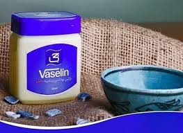 تصویر 4 از وازلین خالص برای افزایش نرمی و لطافت لب