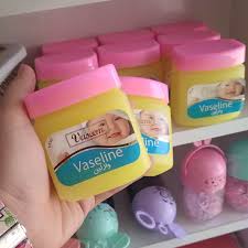تصویر 3 از وازلین بچه با ساختار سبک و جذب تدریجی