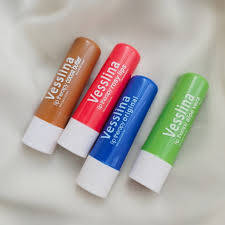 تصویر 2 از وازلین لب فانتزی با اثر نرم‌ کنندگی فوری