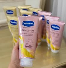 تصویر 2 از وازلین گلوتا هیا ایجاد پوشش یکنواخت و سبک