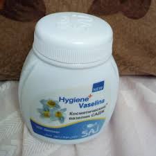 تصویر 2 از وازلین هایژن پلاس ساج حاوی روغن‌ های طبیعی مفید