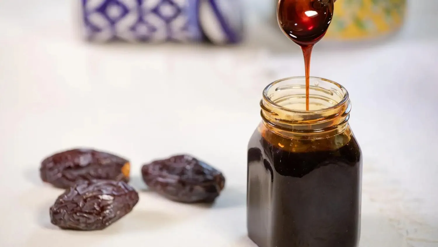 شیره خرما پیارم ارگانیک تولید شده با روش های سالم بومی