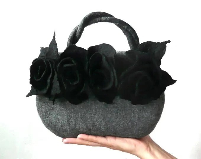 تصویر 4 از کیف نمدی زیپ دار خاص پسند انتخابی متفاوت برای سلیقه های یونیک