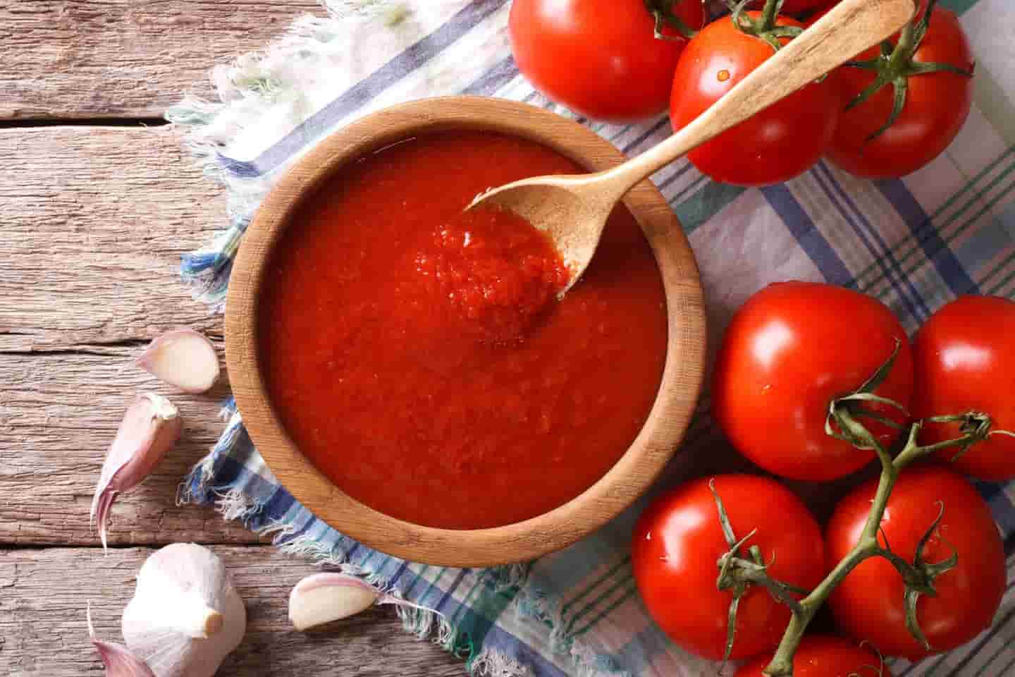 تصویر 1 از رب گوجه فرنگی قرمز با غلظت بالا و رنگ طبیعی