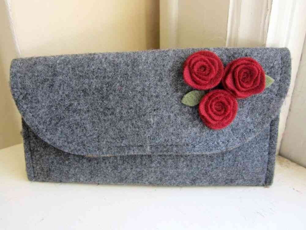 تصویر 2 از کیف نمدی منحصر به فرد با کیفیت مطلوب مینیمالیسم و تک رنگ