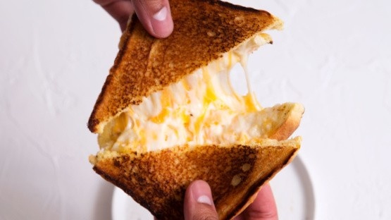 تصویر 4 از پنیر پیتزا با طعم منحصر به فرد و جدید حاوی ادویه های اصیل انتخاب سرآشپز های درجه یک