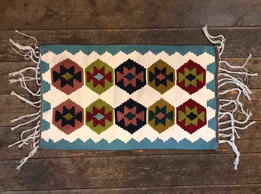 تصویر 1 از گلیم دست بافت طرح سنتی مناسب دکوراسیون خانه های اصیل