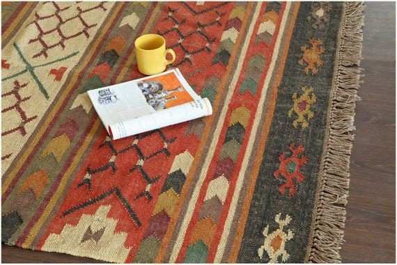 تصویر 3 از گلیم دست بافت طرح سنتی مناسب دکوراسیون خانه های اصیل