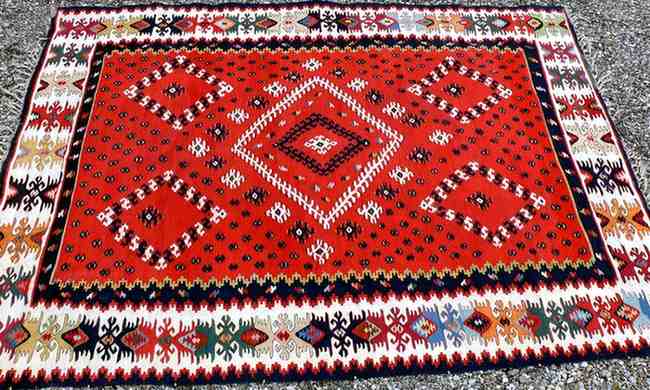 گلیم دست بافت الهام گرفته از هنر ایرانی و طبیعت با طراحی منحصر به فرد