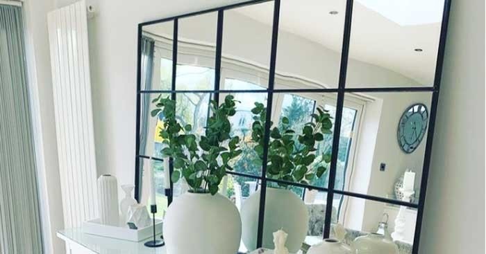 تصویر 4 از آینه دکوراتیو برای سالن پذیرایی با دیزاین فرانسوی مناسب سلیقه اروپایی