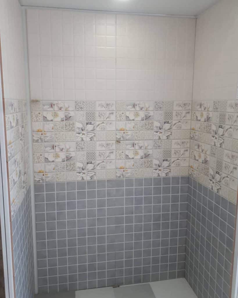 تصویر 2 از کاشی حمام افقی سبک مینیمال براق