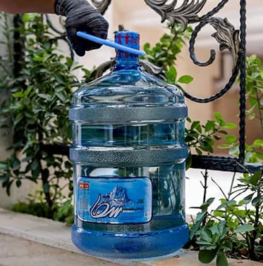 تصویر 1 از آب معدنی سقا تصفیه‌ شده بدون افزودنی شیمیایی