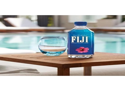 تصویر 1 از آب معدنی فیجی با طعم طبیعی و گوارا برای مصرف روزمره