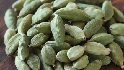 تصویر 1 از هل سبز درشت کاربردی در شیرینی پزی و دسر