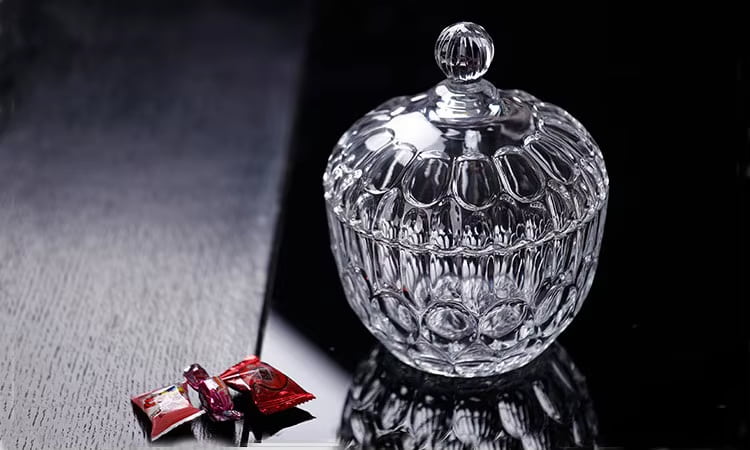 قندان دکوری شیشه‌ای با درپوش و طراحی مینیمال