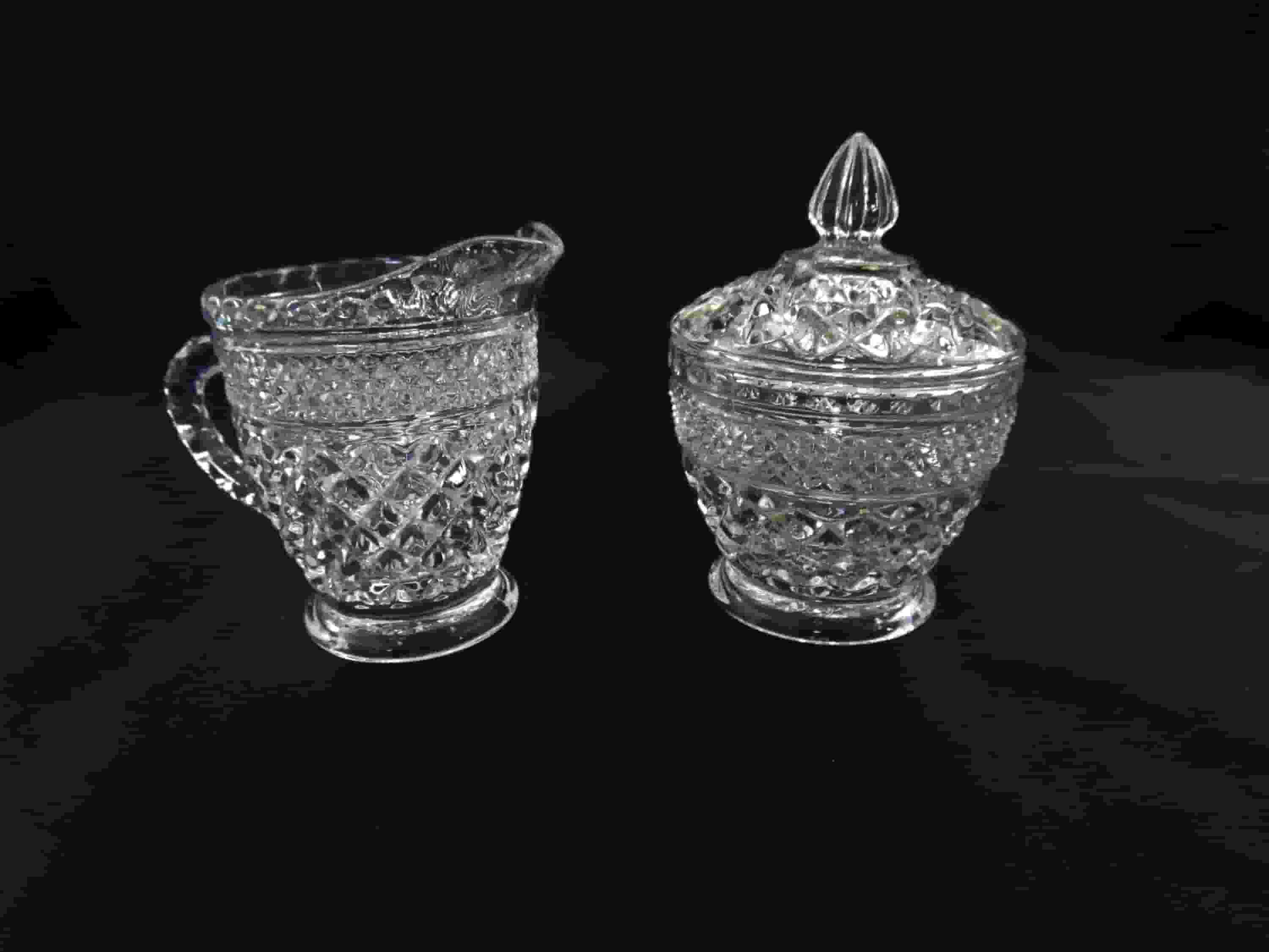 تصویر 4 از قندان دکوری شیشه‌ای با درپوش و طراحی مینیمال